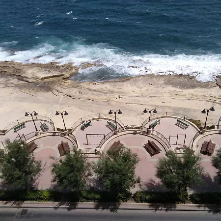 Med Malta De Redin Court * Sliema
