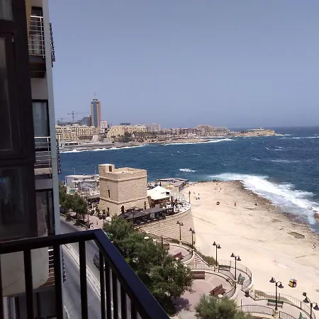 Med Malta De Redin Court *