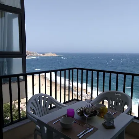 Med Malta De Redin Court * Sliema