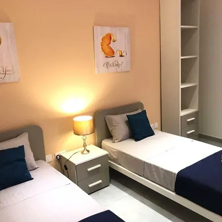 Med Malta De Redin Court Apartament *