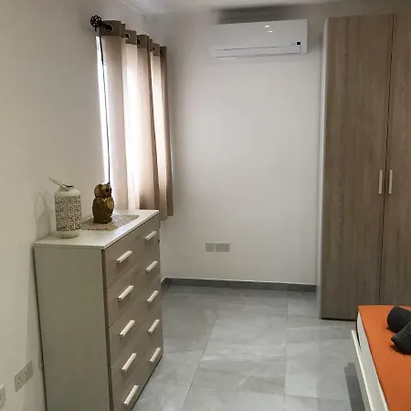 Med Malta De Redin Court Daire Sliema